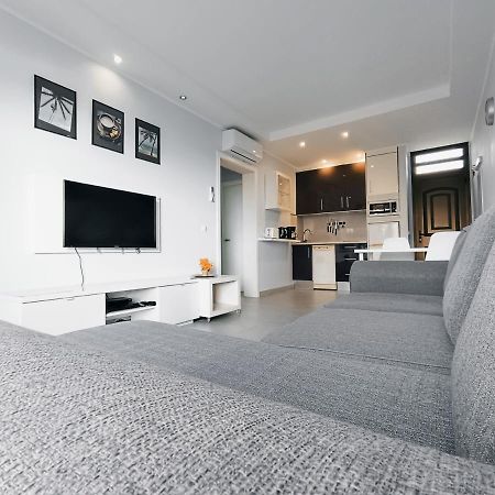 Apartment La Fiesta 아로나 외부 사진